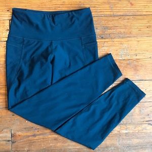 Old Navy Active Powersoft Elevate high rise 7/8 pocket leggings